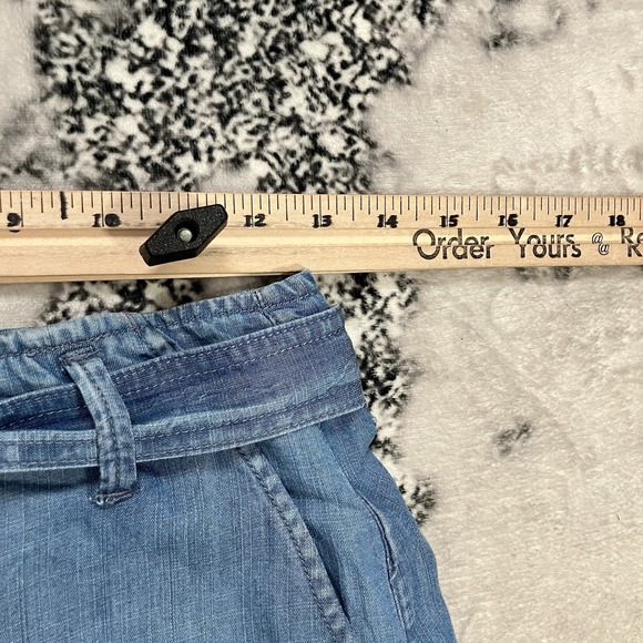 Elie Tahari Chambray Shorts Womens Size 4 Blue Tie Waist Lightweight Summer NWOT - Picture 3 of 12